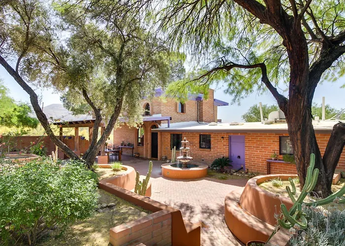 Eclectic 2 Mi To Saguaro National Park Holiday home Tucson